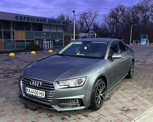 Ауді А4 2017 у Львові на Automoto.ua Сірий Ауді А4, об'ємом двигуна 1.98 л та пробігом 135 тис. км за 19800 $, фото 1 на Automoto.ua