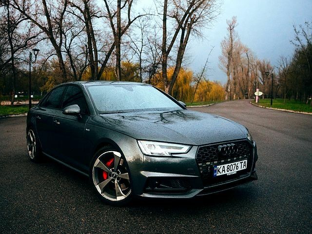 Сірий Ауді А4, об'ємом двигуна 3 л та пробігом 131 тис. км за 27500 $, фото 1 на Automoto.ua