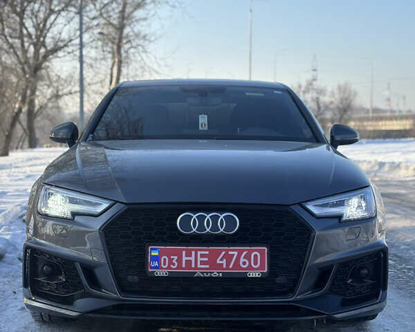Серый Ауди А4, объемом двигателя 2 л и пробегом 168 тыс. км за 19800 $, фото 1 на Automoto.ua