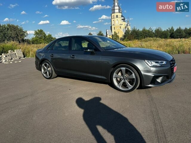 Серый Ауди А4, объемом двигателя 0 л и пробегом 105 тыс. км за 17800 $, фото 1 на Automoto.ua