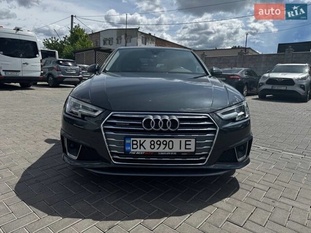 Серый Ауди А4, объемом двигателя 1.98 л и пробегом 72 тыс. км за 19500 $, фото 1 на Automoto.ua