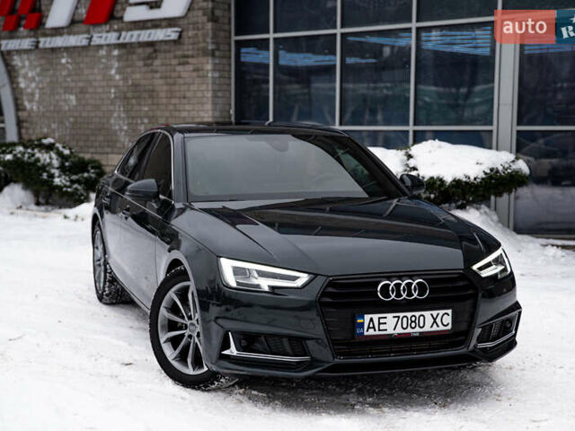 Серый Ауди А4, объемом двигателя 1.98 л и пробегом 52 тыс. км за 25500 $, фото 1 на Automoto.ua