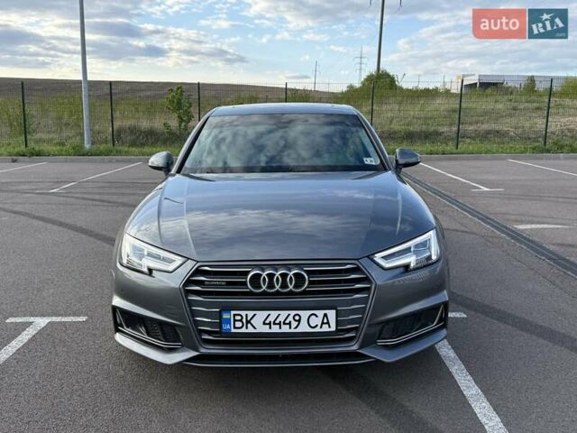 Серый Ауди А4, объемом двигателя 2 л и пробегом 61 тыс. км за 23490 $, фото 1 на Automoto.ua
