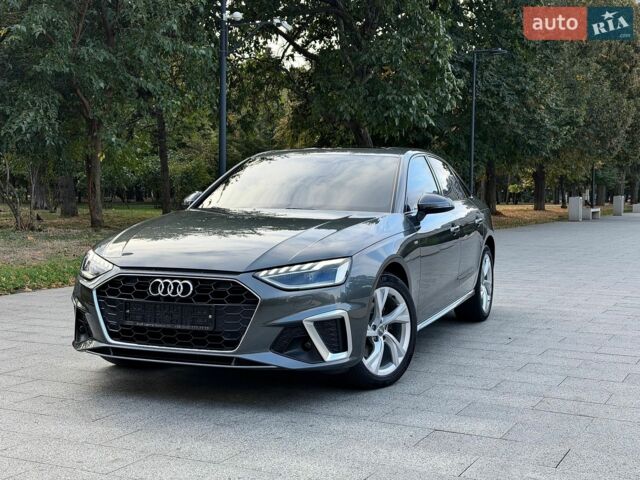 Сірий Ауді А4, об'ємом двигуна 2 л та пробігом 98 тис. км за 29900 $, фото 1 на Automoto.ua
