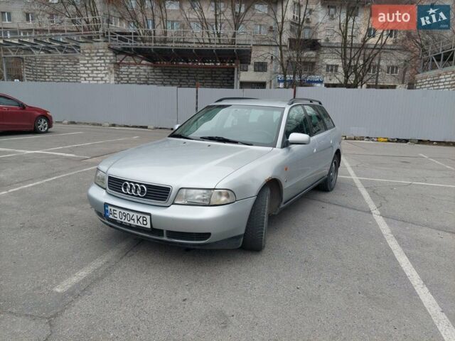 Сірий Ауді А4, об'ємом двигуна 1.8 л та пробігом 260 тис. км за 4300 $, фото 1 на Automoto.ua