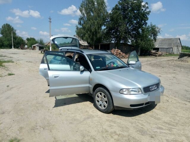 Сірий Ауді А4, об'ємом двигуна 1.8 л та пробігом 275 тис. км за 1003 $, фото 1 на Automoto.ua
