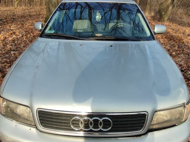 Сірий Ауді А4, об'ємом двигуна 1.8 л та пробігом 400 тис. км за 2500 $, фото 1 на Automoto.ua