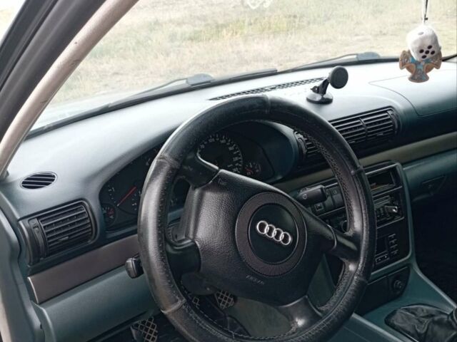 Сірий Ауді А4, об'ємом двигуна 1.9 л та пробігом 486 тис. км за 3900 $, фото 1 на Automoto.ua