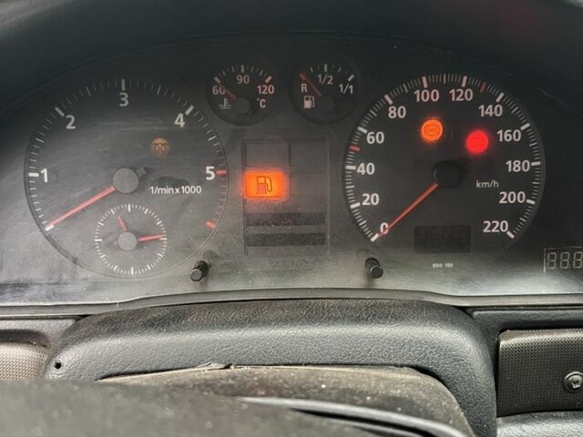 Серый Ауди А4, объемом двигателя 1.9 л и пробегом 516 тыс. км за 1000 $, фото 1 на Automoto.ua