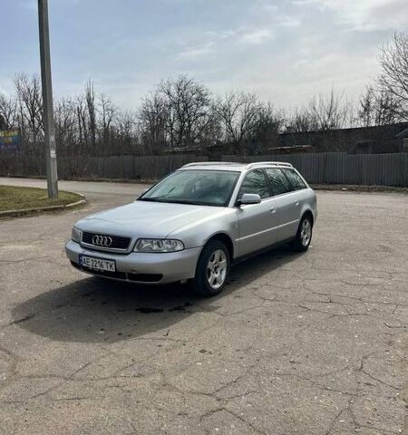 Серый Ауди А4, объемом двигателя 2.5 л и пробегом 330 тыс. км за 2500 $, фото 1 на Automoto.ua