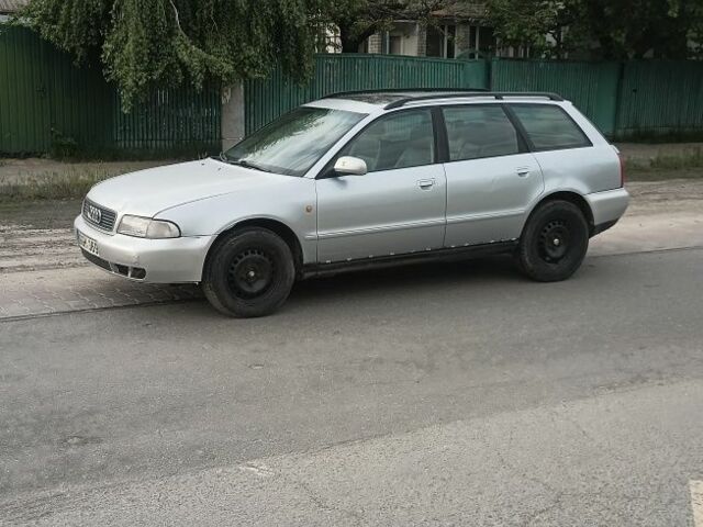 Сірий Ауді А4, об'ємом двигуна 1.9 л та пробігом 299 тис. км за 2001 $, фото 1 на Automoto.ua