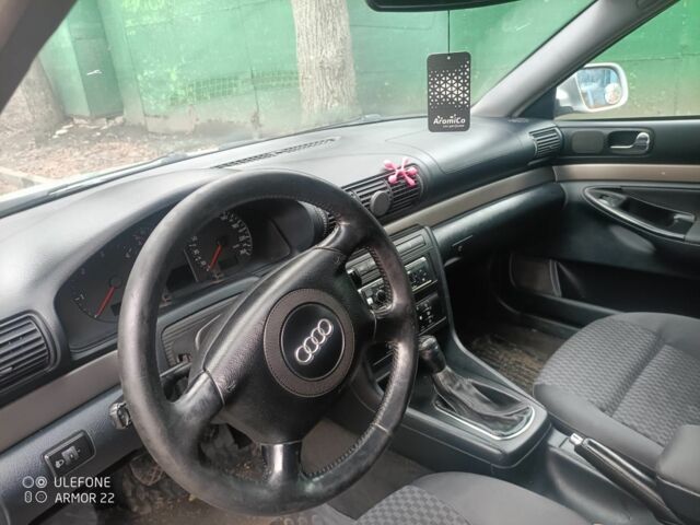 Сірий Ауді А4, об'ємом двигуна 1.9 л та пробігом 1000 тис. км за 1500 $, фото 1 на Automoto.ua