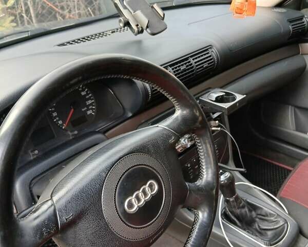 Серый Ауди А4, объемом двигателя 1.9 л и пробегом 400 тыс. км за 4400 $, фото 1 на Automoto.ua