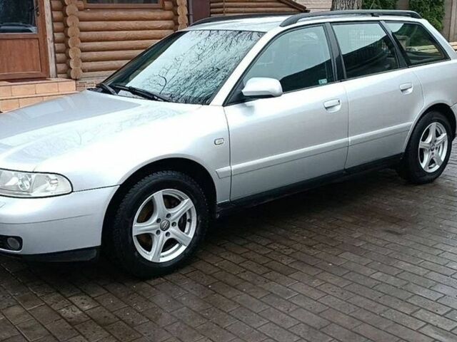 Серый Ауди А4, объемом двигателя 1.8 л и пробегом 365 тыс. км за 4500 $, фото 1 на Automoto.ua