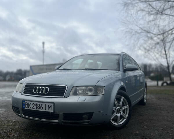 Сірий Ауді А4, об'ємом двигуна 2.5 л та пробігом 461 тис. км за 3950 $, фото 1 на Automoto.ua
