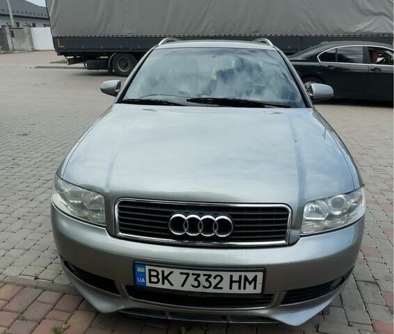 Серый Ауди А4, объемом двигателя 2.5 л и пробегом 317 тыс. км за 4500 $, фото 1 на Automoto.ua