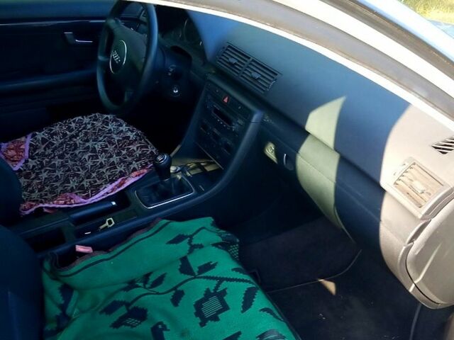 Сірий Ауді А4, об'ємом двигуна 2.5 л та пробігом 261 тис. км за 4500 $, фото 1 на Automoto.ua