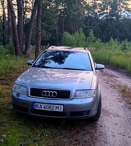 Серый Ауди А4, объемом двигателя 2.5 л и пробегом 400 тыс. км за 3025 $, фото 1 на Automoto.ua