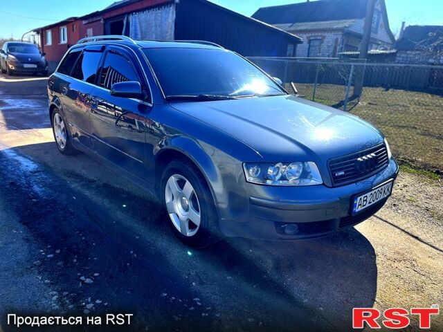 Серый Ауди А4, объемом двигателя 2 л и пробегом 300 тыс. км за 5500 $, фото 1 на Automoto.ua