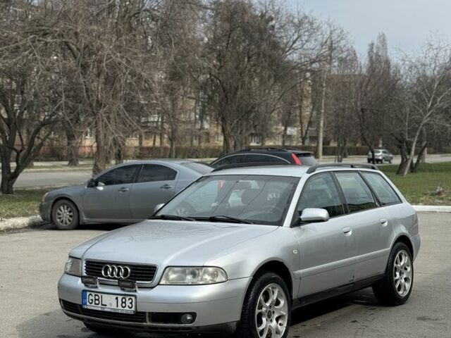 Серый Ауди А4, объемом двигателя 1.9 л и пробегом 300 тыс. км за 1650 $, фото 1 на Automoto.ua