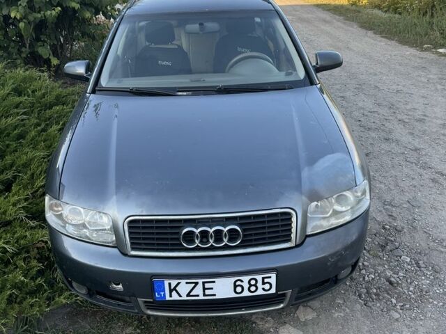 Сірий Ауді А4, об'ємом двигуна 2 л та пробігом 290 тис. км за 2425 $, фото 1 на Automoto.ua