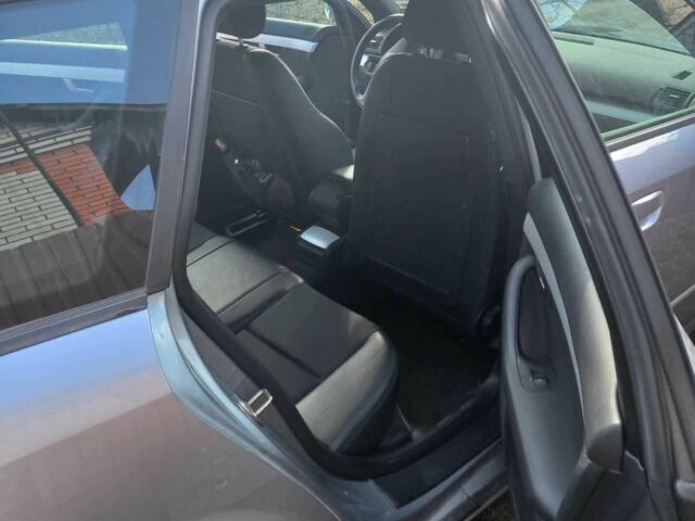 Серый Ауди А4, объемом двигателя 1.8 л и пробегом 140 тыс. км за 6100 $, фото 1 на Automoto.ua