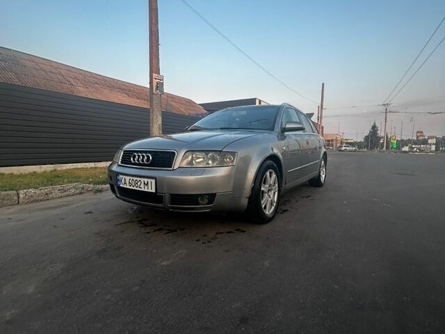 Серый Ауди А4, объемом двигателя 2.5 л и пробегом 442 тыс. км за 3900 $, фото 1 на Automoto.ua