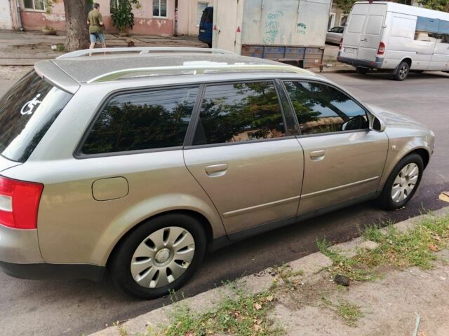 Серый Ауди А4, объемом двигателя 2 л и пробегом 330 тыс. км за 3811 $, фото 1 на Automoto.ua