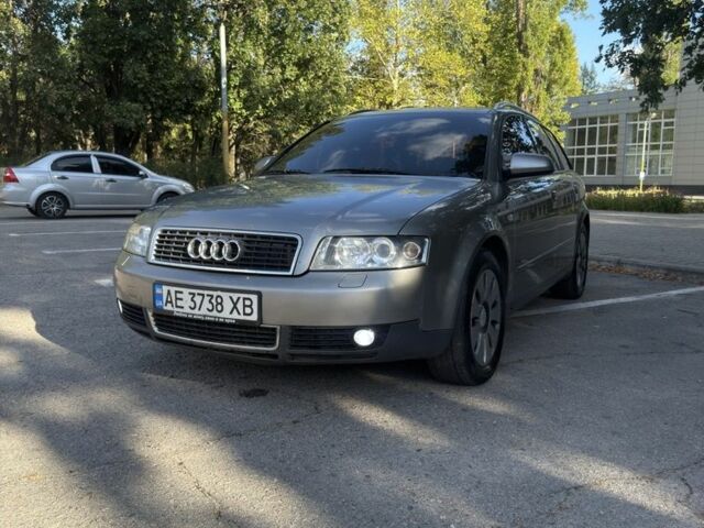 Серый Ауди А4, объемом двигателя 2.5 л и пробегом 400 тыс. км за 5300 $, фото 1 на Automoto.ua