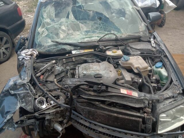 Ауди А4 2003 в Броварах на Automoto.ua Серый Ауди А4, объемом двигателя 0 л и пробегом 185 тыс. км за 1800 $, фото 1 на Automoto.ua