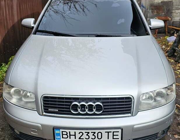 Серый Ауди А4, объемом двигателя 2.5 л и пробегом 260 тыс. км за 6000 $, фото 1 на Automoto.ua