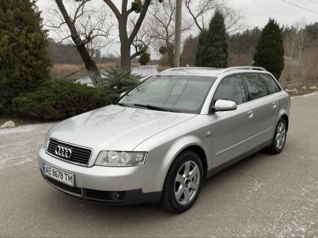 Серый Ауди А4, объемом двигателя 2 л и пробегом 300 тыс. км за 3990 $, фото 1 на Automoto.ua