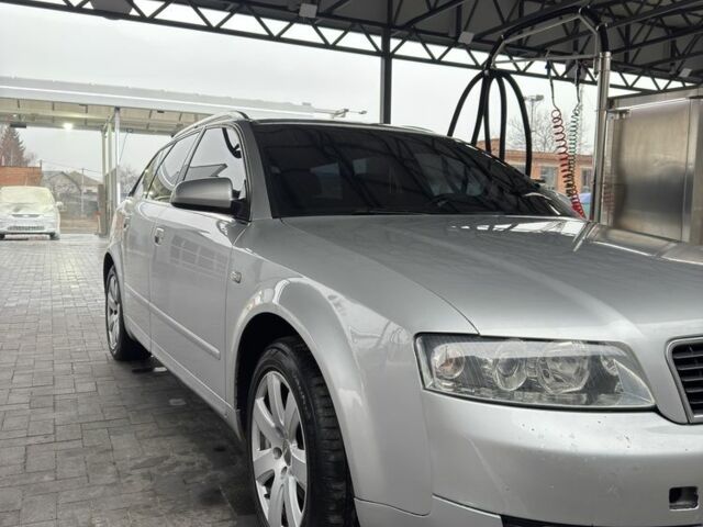 Серый Ауди А4, объемом двигателя 2 л и пробегом 290 тыс. км за 6000 $, фото 1 на Automoto.ua