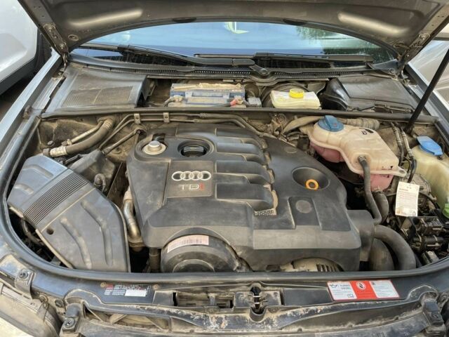 Ауди А4 2004 в Днепре (Днепропетровске) на Automoto.ua Серый Ауди А4, объемом двигателя 0 л и пробегом 318 тыс. км за 5000 $, фото 1 на Automoto.ua