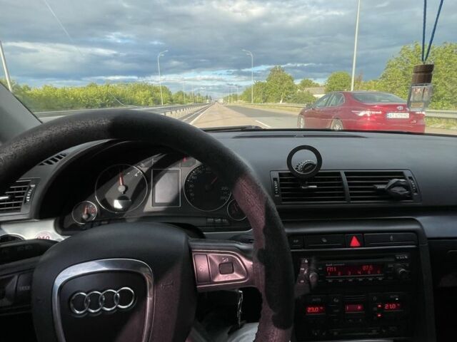 Сірий Ауді А4, об'ємом двигуна 2 л та пробігом 400 тис. км за 4794 $, фото 1 на Automoto.ua