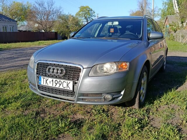 Серый Ауди А4, объемом двигателя 2 л и пробегом 400 тыс. км за 3800 $, фото 1 на Automoto.ua