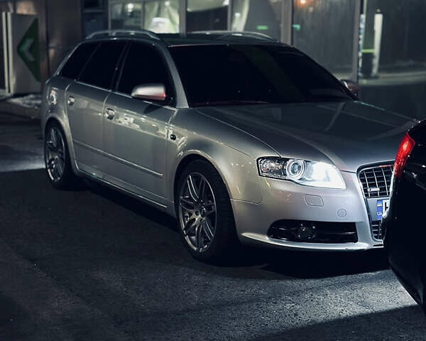 Серый Ауди А4, объемом двигателя 1.8 л и пробегом 267 тыс. км за 7999 $, фото 1 на Automoto.ua