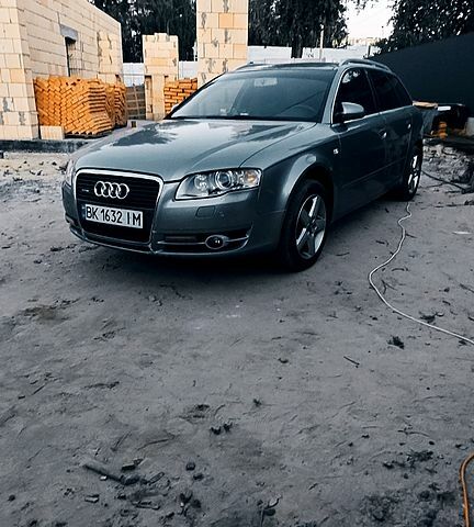 Серый Ауди А4, объемом двигателя 2 л и пробегом 307 тыс. км за 6600 $, фото 1 на Automoto.ua