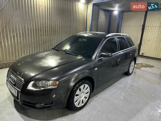 Серый Ауди А4, объемом двигателя 2 л и пробегом 221 тыс. км за 7500 $, фото 1 на Automoto.ua