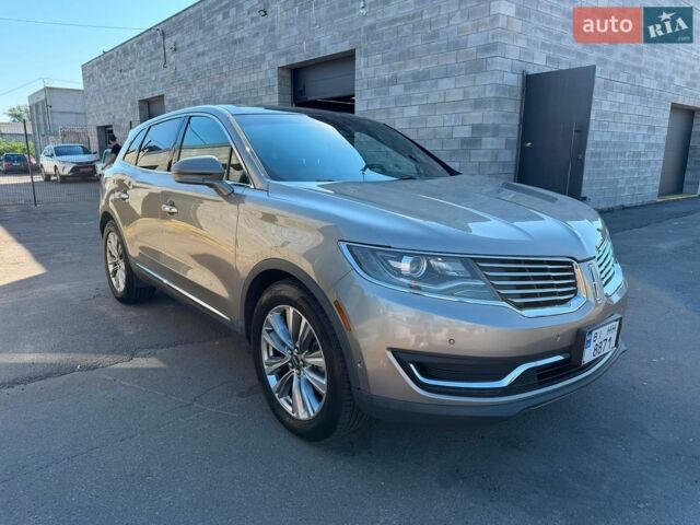 Серый Ауди А4, объемом двигателя 2 л и пробегом 290 тыс. км за 7762 $, фото 1 на Automoto.ua