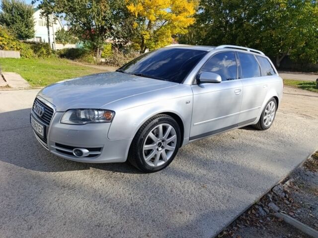Серый Ауди А4, объемом двигателя 3 л и пробегом 300 тыс. км за 7704 $, фото 1 на Automoto.ua