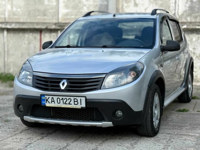 Серый Ауди А4, объемом двигателя 2 л и пробегом 250 тыс. км за 3010 $, фото 1 на Automoto.ua