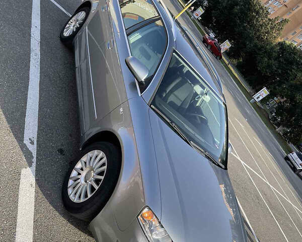 Ауді А4 2006 у Києві на Automoto.ua Сірий Ауді А4, об'ємом двигуна 1.8 л та пробігом 194 тис. км за 7800 $, фото 1 на Automoto.ua