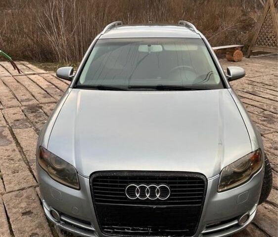 Серый Ауди А4, объемом двигателя 2 л и пробегом 400 тыс. км за 4000 $, фото 1 на Automoto.ua