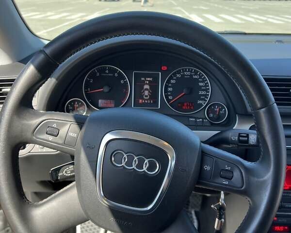 Серый Ауди А4, объемом двигателя 2 л и пробегом 185 тыс. км за 8650 $, фото 1 на Automoto.ua