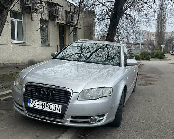 Серый Ауди А4, объемом двигателя 2 л и пробегом 400 тыс. км за 3200 $, фото 1 на Automoto.ua
