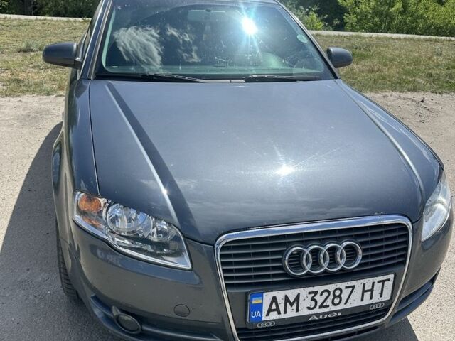 Серый Ауди А4, объемом двигателя 2 л и пробегом 300 тыс. км за 5800 $, фото 1 на Automoto.ua