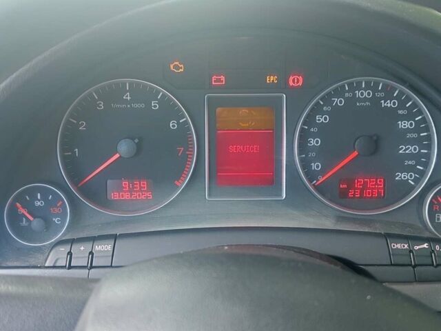 Сірий Ауді А4, об'ємом двигуна 1.6 л та пробігом 242 тис. км за 5900 $, фото 1 на Automoto.ua