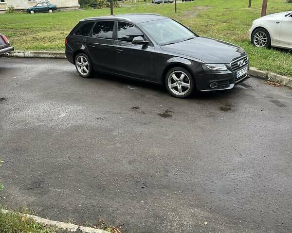 Серый Ауди А4, объемом двигателя 2 л и пробегом 286 тыс. км за 8500 $, фото 1 на Automoto.ua