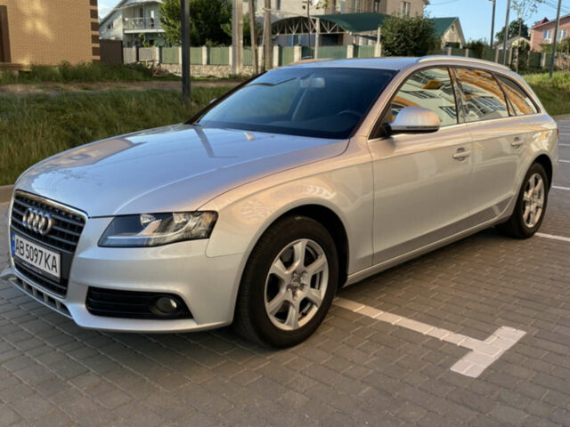 Сірий Ауді А4, об'ємом двигуна 1.8 л та пробігом 206 тис. км за 8900 $, фото 1 на Automoto.ua